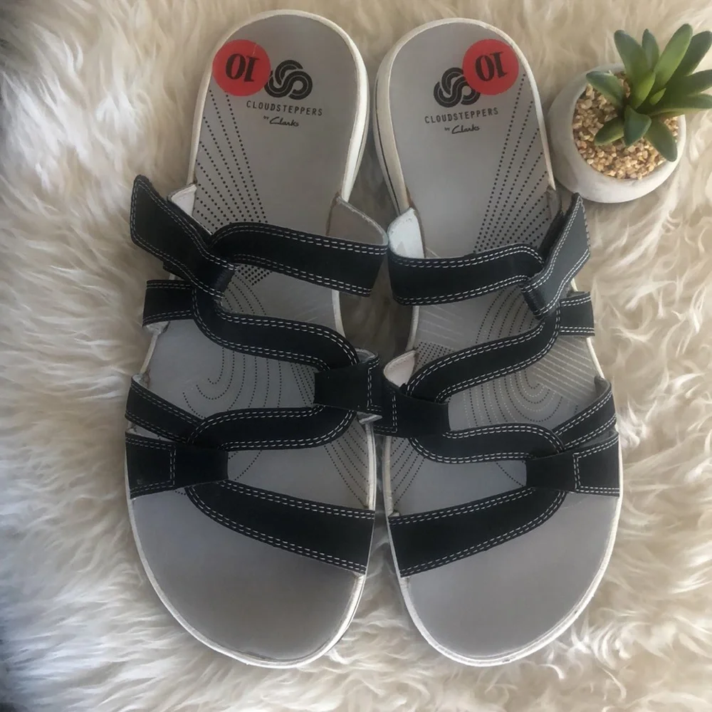 CLOUDSTEPPERS Sandals Black w/White Topstitching Cushy 1.5” Heel EUC - Picture 2 of 7